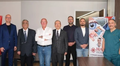 D&uuml;nyaca &uuml;nl&uuml; cerrah Prof. Dr. Christophe Mathoulin'in Bursa ziyareti