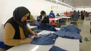 D&uuml;nyaca &uuml;nl&uuml; dev markalar 10 bin n&uuml;fuslu il&ccedil;ede &uuml;retiliyor
