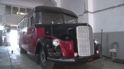 D&uuml;nyada sayılı kalan otob&uuml;sler Bursa'da tekrar restore ediliyor