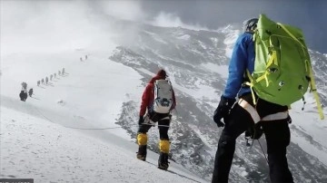D&uuml;nyanın en y&uuml;ksek zirvelerine ayak basan Tun&ccedil; Fındık tarihe ge&ccedil;ti