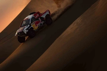 D&uuml;nyanın en zorlu motor sporları m&uuml;cadelesi: Dakar Rallisi
