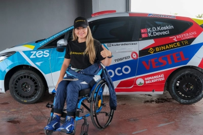 D&uuml;nyanın Tek Engelli Kadın Ralli Pilotu K&uuml;bra Denizci Keskin