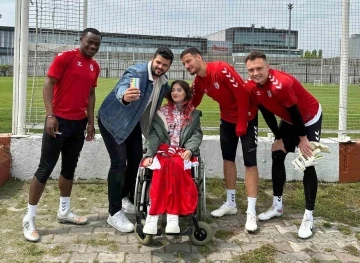 &rsquo;D&uuml;nyanın ve T&uuml;rkiye&rsquo;nin en g&uuml;zel kızı&rsquo; Samsunsporlu
