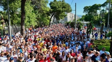 D&uuml;nyayı buluşturan Maraton İzmir&rsquo;e Kenya ve Etiyopyalı atletler damga vurdu