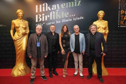 D&uuml;nyayı kasıp kavuran oyunun T&uuml;rk filmi uyarlaması Takıntılar&rsquo;ın galasına b&uuml;y&uuml;k ilgi
