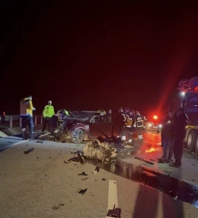 Dur ihtarına uymadı: 5 &ouml;l&uuml;, 1 yaralı 