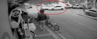 &rsquo;Dur&rsquo; tabelasını kapatan kamyonet kazaya neden oldu
