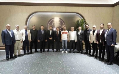 Dursun &Ouml;zbek ve Ertuğrul Doğan dostluk yemeğinde bir araya geldi
