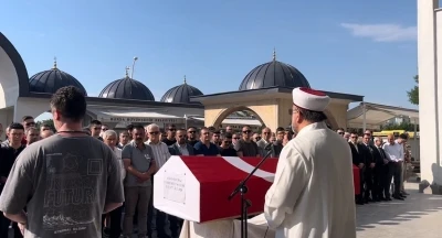 Duruşmada kalp krizi ge&ccedil;irerek hayatını kaybeden Cumhuriyet Savcısı Bursa'da son yolculuğuna uğurlandı