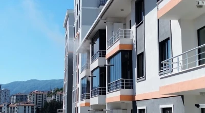 D&uuml;zce&rsquo;de 6 katlı binada korkutan yangın
