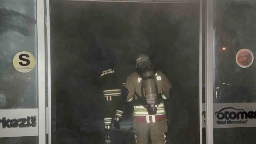 D&uuml;zce&rsquo;de oto galeride yangın
