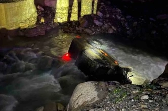 Yayladan d&ouml;nen ara&ccedil; dereye u&ccedil;tu: 3 yaralı