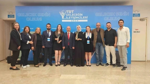 D&uuml;zce &Uuml;niversitesi iletişim yarışmasında birincilik ve ikincilik &ouml;d&uuml;lleriyle zirvede
