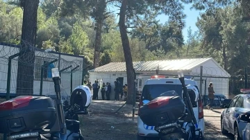 D&uuml;zensiz g&ouml;&ccedil;menler arasında tartışma &ccedil;ıktı
