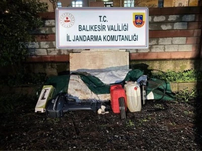 D&uuml;zensiz g&ouml;&ccedil;menler zeytinlik alanda yakalandı