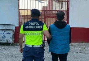 D&uuml;zensiz g&ouml;&ccedil;menlerin arasına gizlenen şahıs su&ccedil; makinesi &ccedil;ıktı