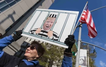 E. Jean Carroll: &ldquo;Donald Trump bana tecav&uuml;z etti&rdquo;
