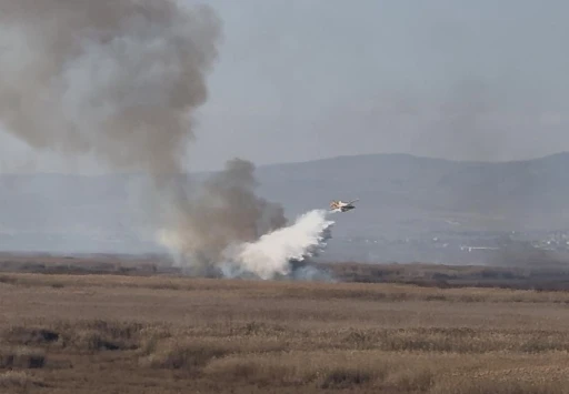 Eber G&ouml;l&uuml;&rsquo;ndeki yangın havadan yapılan m&uuml;dahaleyle s&ouml;nd&uuml;r&uuml;ld&uuml;
