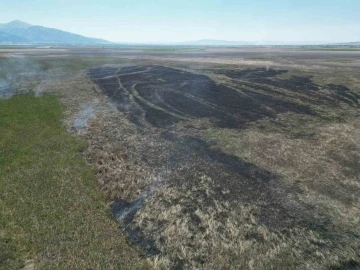 Eber G&ouml;l&uuml;&rsquo;n&uuml;n yanan b&ouml;l&uuml;m&uuml; havadan g&ouml;r&uuml;nt&uuml;lendi
