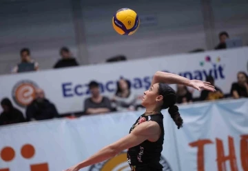 Eczacıbaşı Dynavit, Axa Sigorta Kupa Voley&rsquo;de yarı finale y&uuml;kseldi
