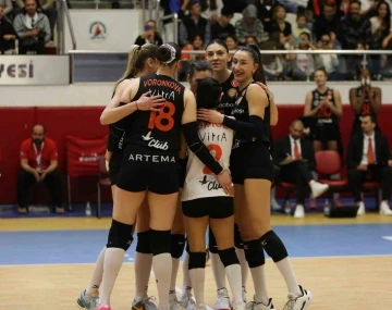 Eczacıbaşı Dynavit deplasmanda Muratpaşa Belediyesi&rsquo;ni mağlup etti