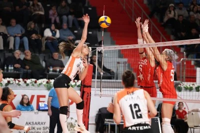 Eczacıbaşı Dynavit ikinci yarıya galibiyetle başladı