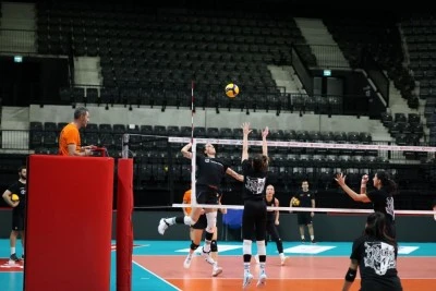 Eczacıbaşı Dynavit sezonun ilk derbisine &ccedil;ıkacak