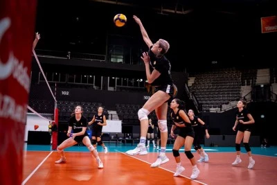 Eczacıbaşı Dynavit, yeni evinde ilk ma&ccedil;ına &ccedil;ıkıyor