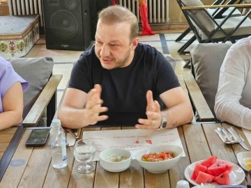 Eczacılar mesleki problem ve &ccedil;&ouml;z&uuml;m yollarını istişare ettiler
