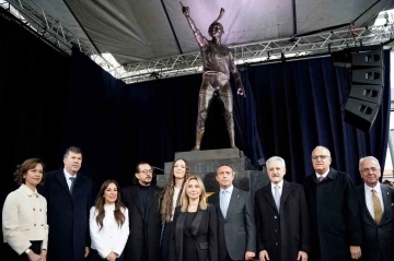 Eda Erdem D&uuml;ndar&rsquo;ın heykelinin a&ccedil;ılışı yapıldı