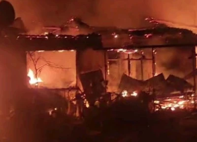 Edirne&rsquo;de ahırda &ccedil;ıkan yangın 3 eve sı&ccedil;radı