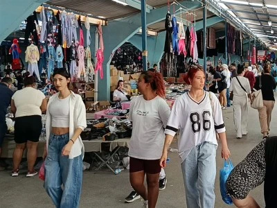 Edirne'de Bulgar turistler yeniden alışverişe başladı