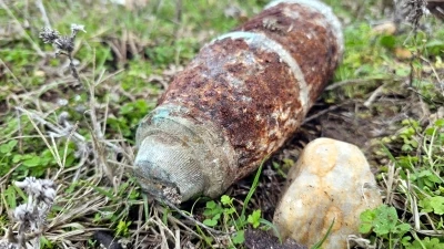 Edirne'de k&ouml;y merasında bulunan top mermisi imha edildi