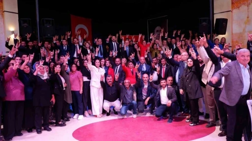Edirne&rsquo;de MHP&rsquo;ye katılan 643 &uuml;yeye rozetleri takıldı
