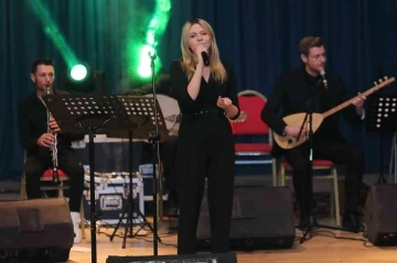 Edirne&rsquo;de "Uluslararası G&ouml;&ccedil;menler G&uuml;n&uuml;" renkli g&ouml;r&uuml;nt&uuml;lere sahne oldu
