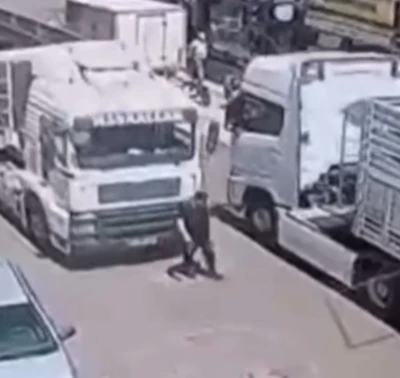 Edirne&rsquo;de tırın altında kalan yaya hayatını kaybetti