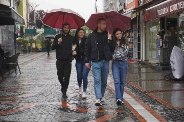 Edirne&rsquo;de yağmur etkili oluyor
