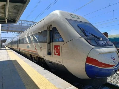Edirne-İstanbul arası 1,5 saate d&uuml;ş&uuml;yor, ilk test s&uuml;r&uuml;ş&uuml; başarılı ge&ccedil;ti