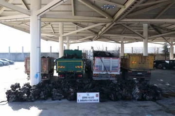 Edirne jandarmasından 25 milyon liralık ka&ccedil;ak&ccedil;ılık operasyonu
