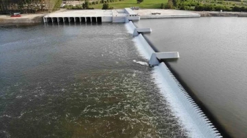 Edirne Meri&ccedil; Nehri&rsquo;nde milyonluk &ccedil;&ouml;kme: 625 beton mikseri doldurmuştu, enkaz oldu
