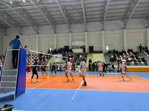 Efeler Ligi: T&Uuml;RŞAD: 0 - Spor Toto: 3