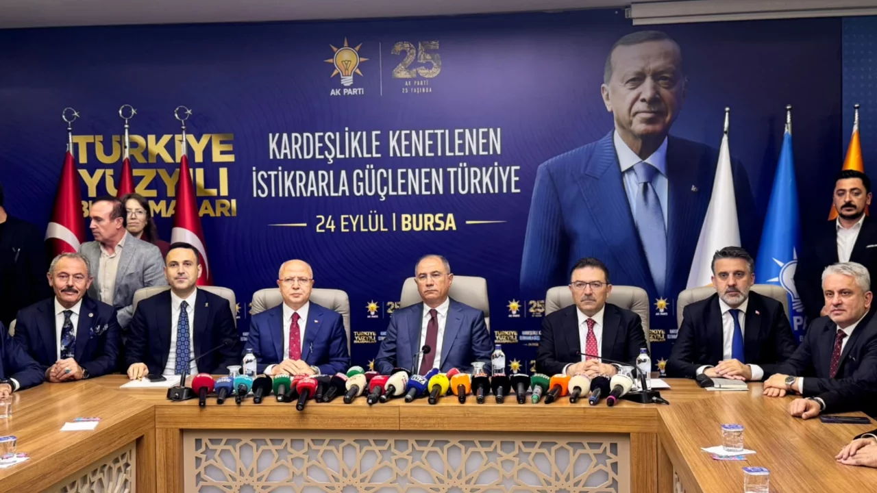 Efkan Ala'dan Bursa'da dikkat &ccedil;eken 'anayasa' a&ccedil;ıklaması! 