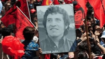 Efsane m&uuml;zisyen V&iacute;ctor Jara'yı &ouml;ld&uuml;ren eski askerlerin cezası onandı