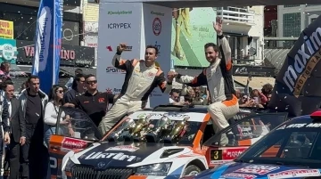 Ege Rallisi&rsquo;nde dereceye girenler kupalarını aldı
