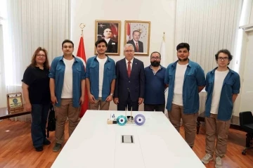 Egeli gen&ccedil; m&uuml;hendisler d&uuml;nyanın en b&uuml;y&uuml;k roket&ccedil;ilik yarışmasına damga vurdu
