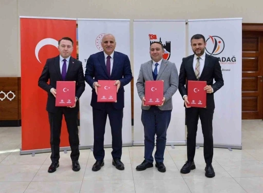 Eğil ve &Ccedil;ermik il&ccedil;elerine iki projenin imzası atıldı
