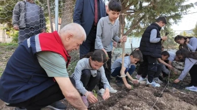 Eğirdir&rsquo;de tıbbi aromatik bitkiler bah&ccedil;esi a&ccedil;ıldı
