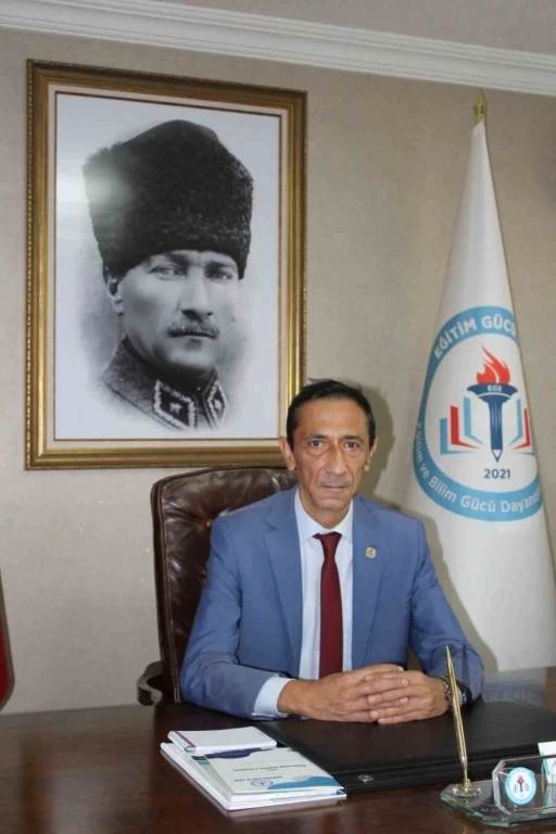 Eğitim G&uuml;c&uuml; Sen Genel Başkanı &Ouml;zat: &ldquo;Pazartesi itibariyle &ouml;ğretmenlerin k&uuml;t&uuml;phane memurluğu ile ilgili eylem kararımızı alıyoruz&rdquo;
