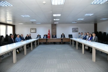 Eğitim yatırımları toplantısı &Ccedil;orlu&rsquo;da d&uuml;zenlendi
