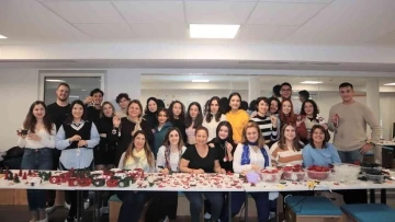 Eğitime destek i&ccedil;in ke&ccedil;e at&ouml;lyesinde buluştular
